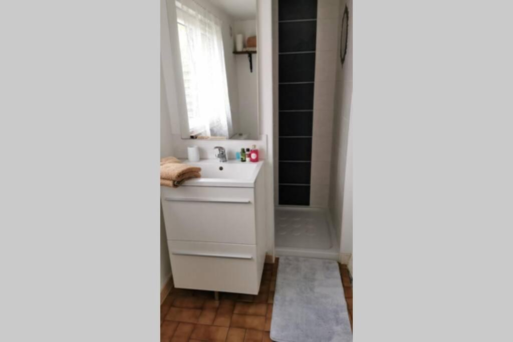 Petite Maison Dans Les Monts D'Arree Ty Coz Commana Εξωτερικό φωτογραφία